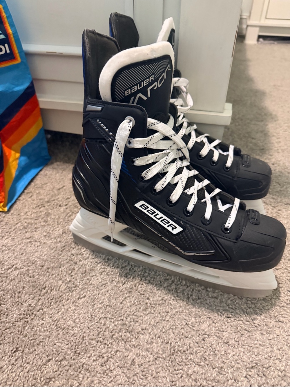 Bauer Black and White Men’s Hockey Skates